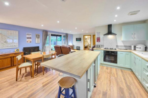 Host & Stay - Dovecote View